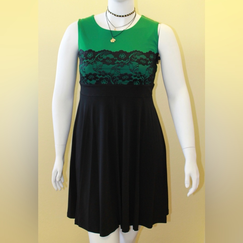 Enfocus Women Green and Black Dress with Black Lace Design